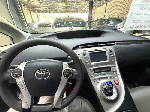 មានលុយ 6500$ រំលស់យកជិះភ្លាម Prius014 Plug-in ក្រដាស់ពន្ធ