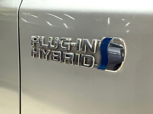 មានលុយ 6500$ រំលស់យកជិះភ្លាម Prius014 Plug-in ក្រដាស់ពន្ធ