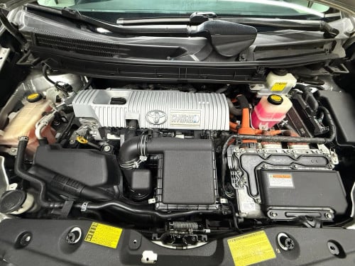មានលុយ 6500$ រំលស់យកជិះភ្លាម Prius014 Plug-in ក្រដាស់ពន្ធ