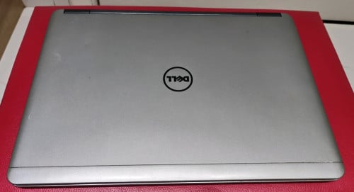 លក់ធូរថ្លៃDell E7440ម៉ាស៊ីនមិនមានបញ្ហា 2 SSDs 256GB+128G Core i5 Ram 8GB រូបរាង92%