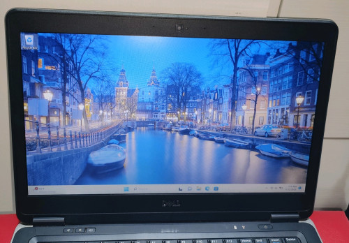 លក់ធូរថ្លៃDell E7440ម៉ាស៊ីនមិនមានបញ្ហា 2 SSDs 256GB+128G Core i5 Ram 8GB រូបរាង92%