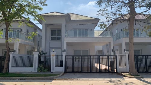 វីឡាទោល Deluxe A លក់ក្រោមទីផ្សារ50%