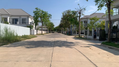 វីឡាទោល Deluxe A លក់ក្រោមទីផ្សារ50%