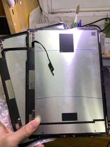 អេក្រងiPad pro 11inch 2020 ឆ្នូតដូចរូបបែកកញ្ចក់មួយអត់មួយថាច់ដេីរស្រូលទាំងអស់