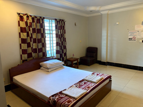 មានបន្ទប់ជួលនៅ សែនសុខ ផ្សារដីហុយជិតសាលារៀនពេទ្យ IU