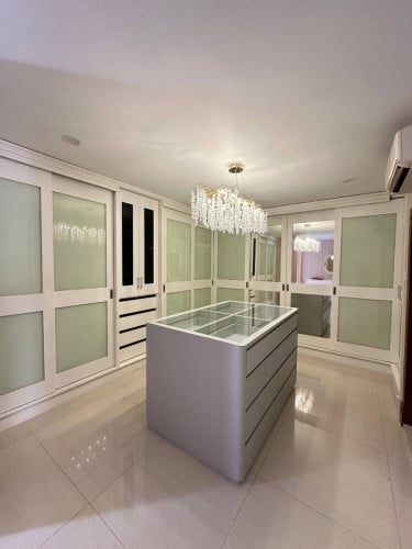 វីឡាឃីងសម្រាប់ជួល / King villa for Rent