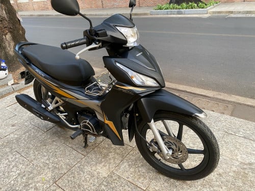 (ទីតាំង ខេត្តសៀមរាប) លក់មិនប្រញ៉ាប់ HONDA សុីសាំងតិច ហុងដា វេវ អេសអិច ស៊េរីខ្ពស់ RSXដូររាង