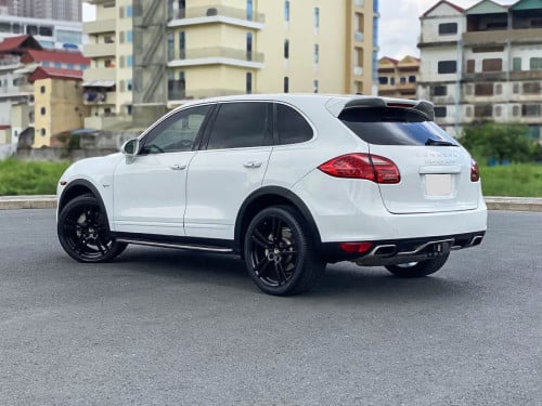 2012 Porsche Cayenne S Hybrid Luxury SUV