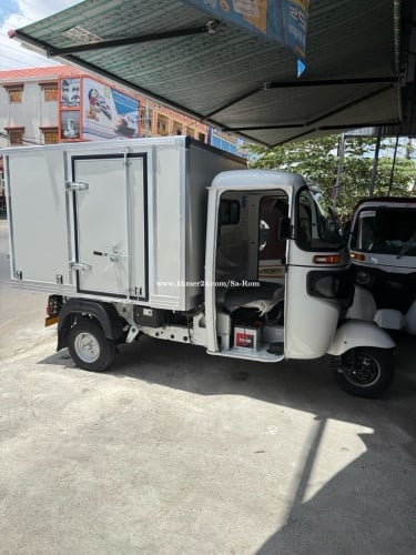 C Box SD ទ្វា បី 1,8 m