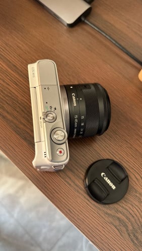 Canon EOS M10