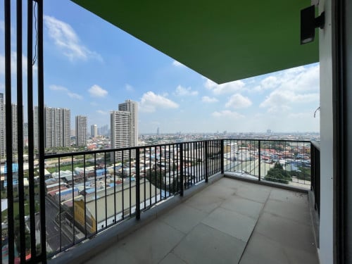 Corner Spacious 2 Bedrooms and 2 Bathrooms Unit for Sale in Urban Village Phase 1