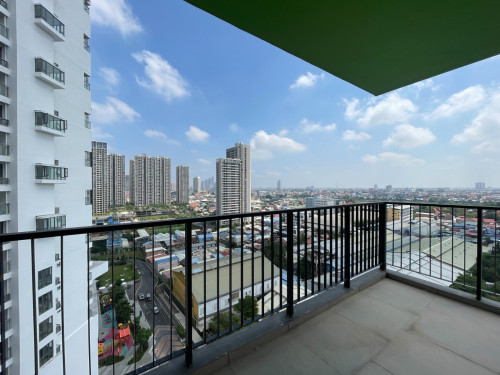 Corner Spacious 2 Bedrooms and 2 Bathrooms Unit for Sale in Urban Village Phase 1