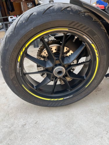 Ducati hyper strada821