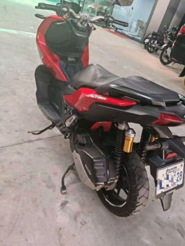 HONDA ADV