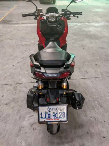 HONDA ADV