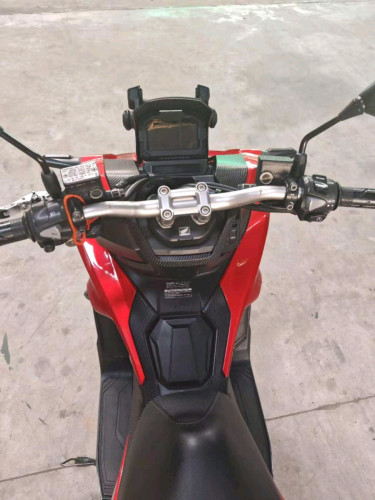 HONDA ADV