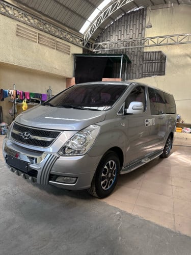 Hyundai starex 2015 ឡានថ្មីមិនដែលជួប✅