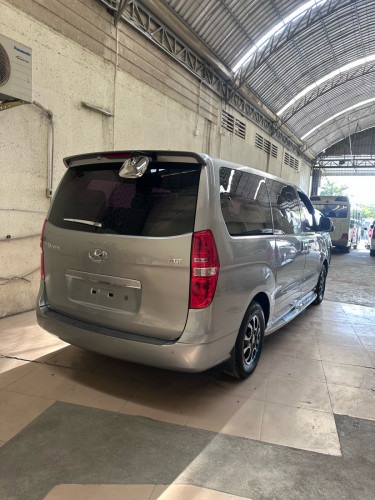 Hyundai starex 2015 ឡានថ្មីមិនដែលជួប✅