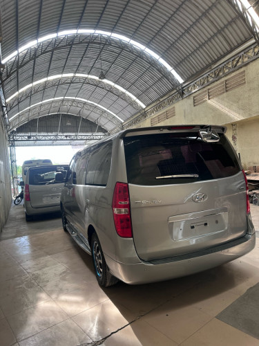 Hyundai starex 2015 ឡានថ្មីមិនដែលជួប✅