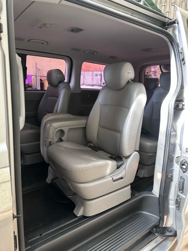 Hyundai starex 2015 ឡានថ្មីមិនដែលជួប✅