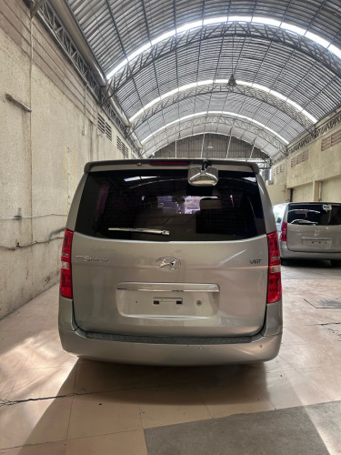 Hyundai starex 2015 ឡានថ្មីមិនដែលជួប✅