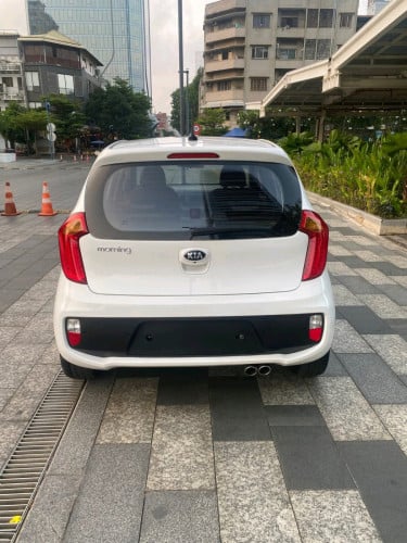 Kia morning ឆ្នាំ2014 full option បើកដំបូល f sport ឈ្នាន់ហ្គែរវែង ប្រ្វាំងគៀបមុខក្រោយ......