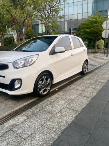 Kia morning ឆ្នាំ2014 full option បើកដំបូល f sport ឈ្នាន់ហ្គែរវែង ប្រ្វាំងគៀបមុខក្រោយ......