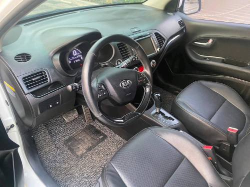 Kia morning ឆ្នាំ2014 full option បើកដំបូល f sport ឈ្នាន់ហ្គែរវែង ប្រ្វាំងគៀបមុខក្រោយ......