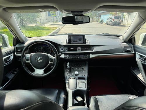 LEXUS CT 200h 2012 full options