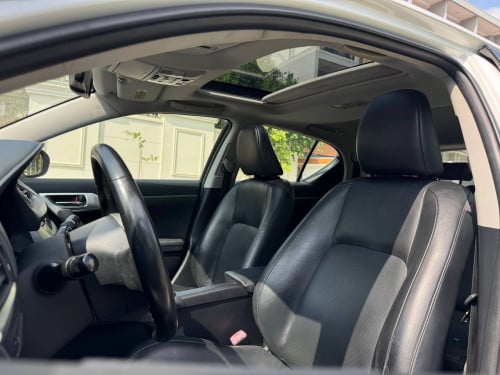 LEXUS CT 200h 2012 full options