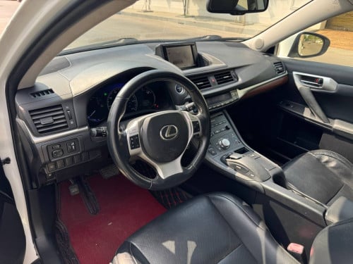LEXUS CT 200h 2012 full options