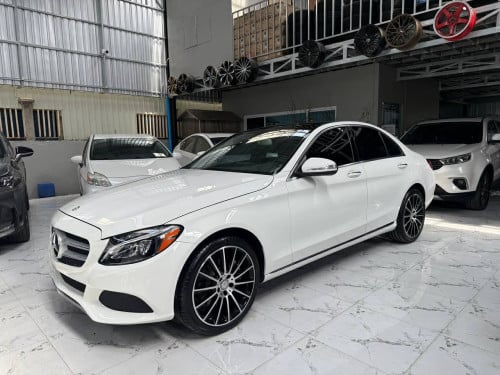 Mercedes Benz C300 2015