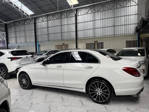 Mercedes Benz C300 2015