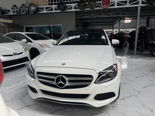 Mercedes Benz C300 2015