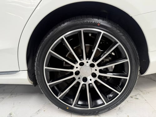 Mercedes Benz C300 2015