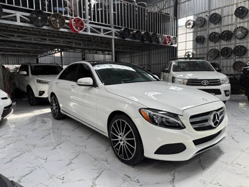 Mercedes Benz C300 2015