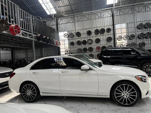 Mercedes Benz C300 2015