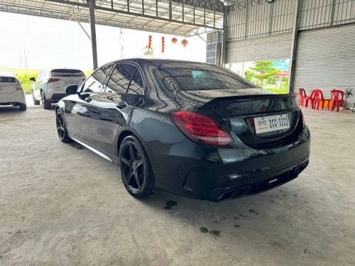 Mercedes Benz C300 4matic 2015 full option