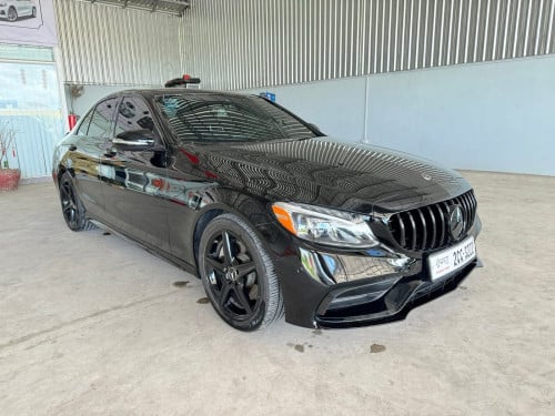 Mercedes Benz C300 4matic 2015 full option
