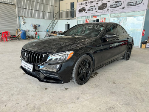 Mercedes Benz C300 4matic 2015 full option
