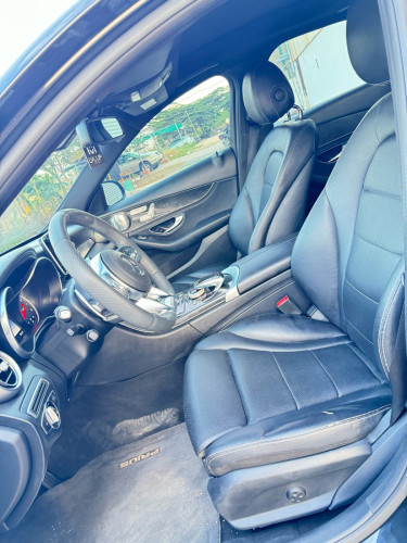 Mercedes Benz C300 4matic 2015 full option
