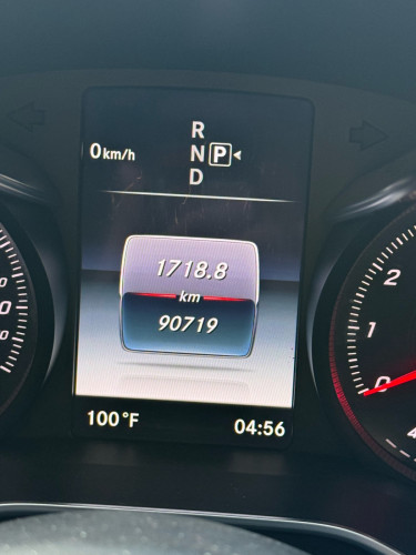 Mercedes Benz C300 4matic 2015 full option