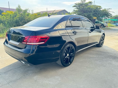 Mercedes Benz E250 2016 full option
