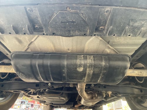 NX200t F sport ម្ចាស់ដើម ចង់លក់ ប្រើបាន17មុឺន ម៉ាយសុីន