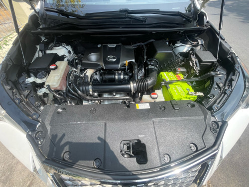 NX200t F sport ម្ចាស់ដើម ចង់លក់ ប្រើបាន17មុឺន ម៉ាយសុីន