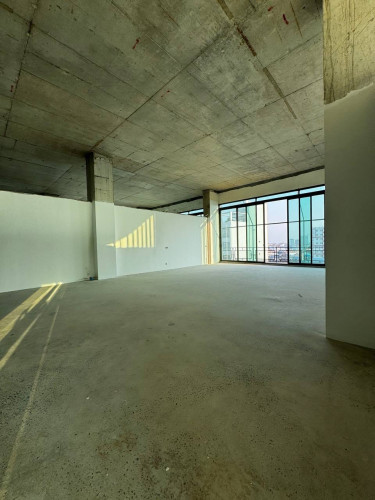 Office space for rent in UK271