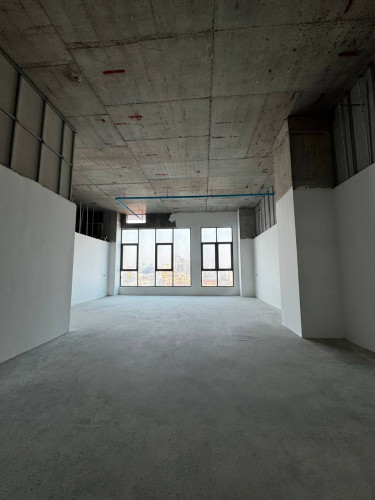 Office space for rent in UK271