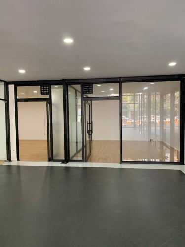 Prime Commercial Property for Lease – Russian Blvd