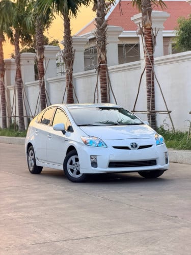 Prius 2010 Option 4 92000ម៉ាយសុីន ថ្មីណាស់