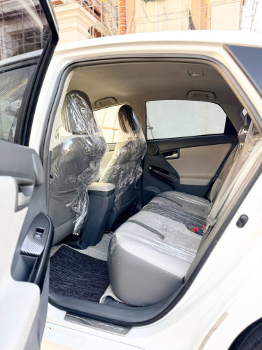 Prius 2010 Option 4 92000ម៉ាយសុីន ថ្មីណាស់